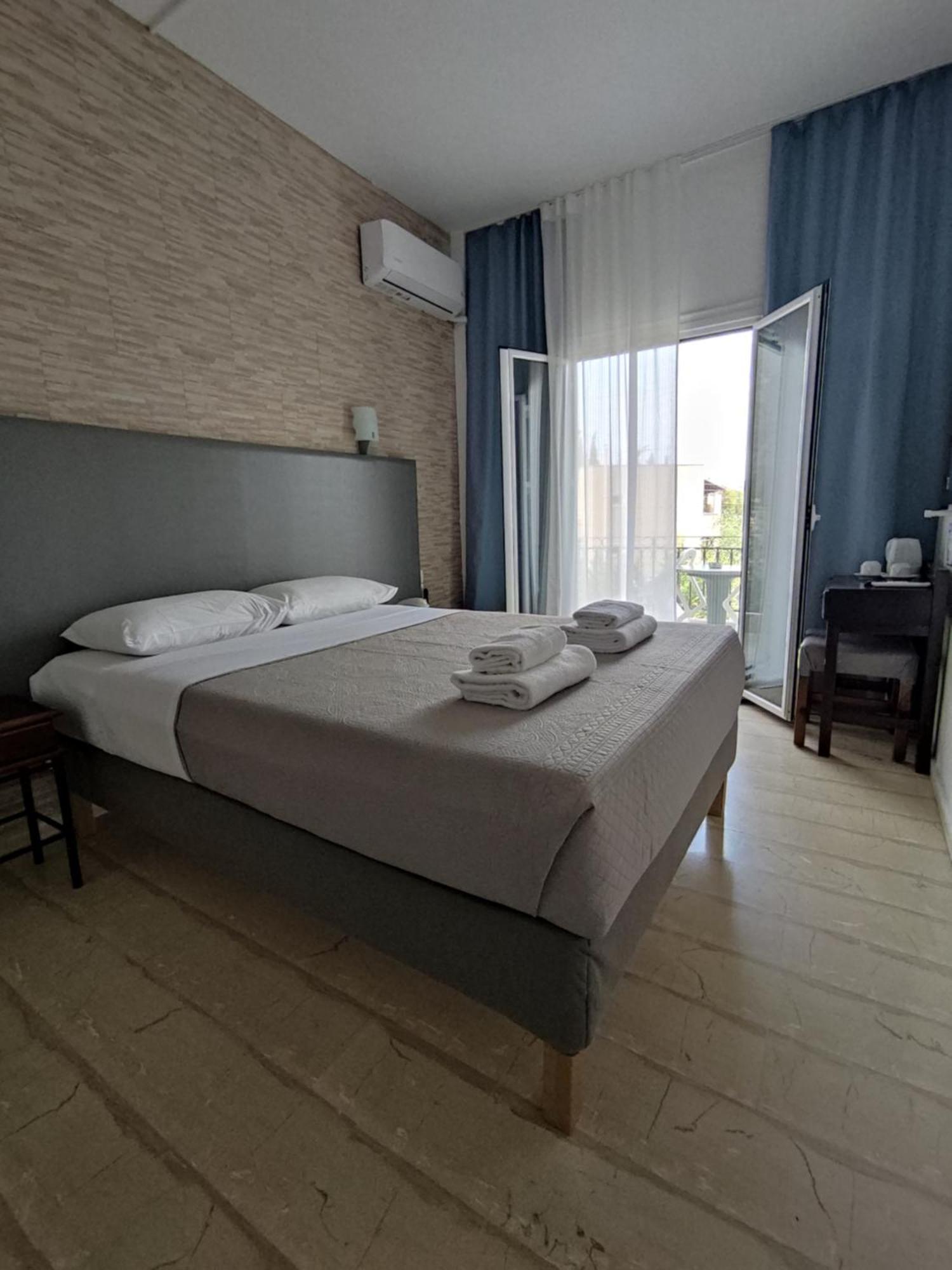 Tina Hotel Dassia  Dış mekan fotoğraf